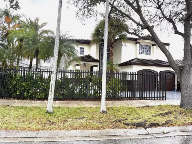 4-bedroom home for rent in Miami - 9352 SW 155th Ave - MondialRealty