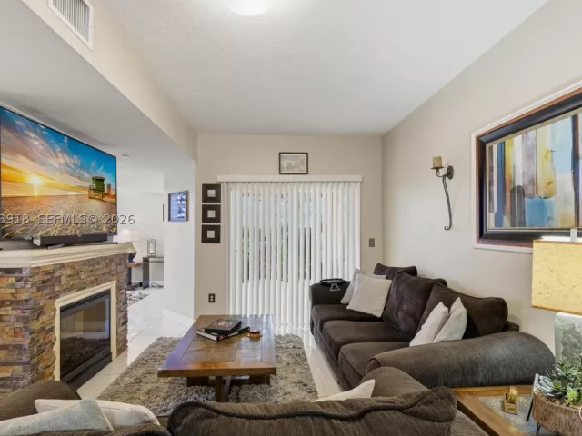 3-bedroom home for sale in Miami - 14640 SW 176th Ter - MondialRealty
