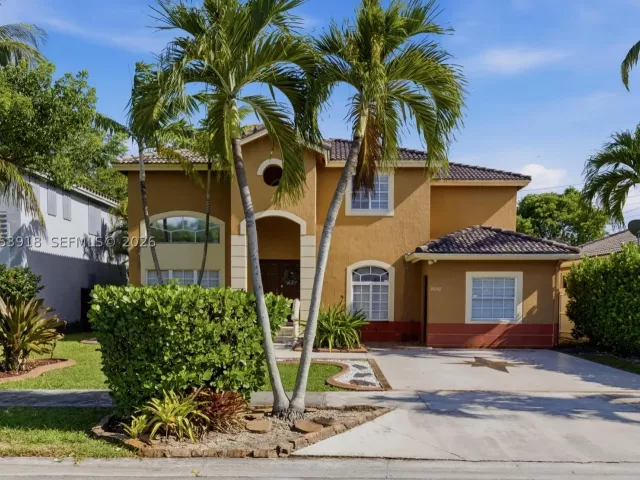 3-bedroom home for sale in Miami - 14640 SW 176th Ter - MondialRealty