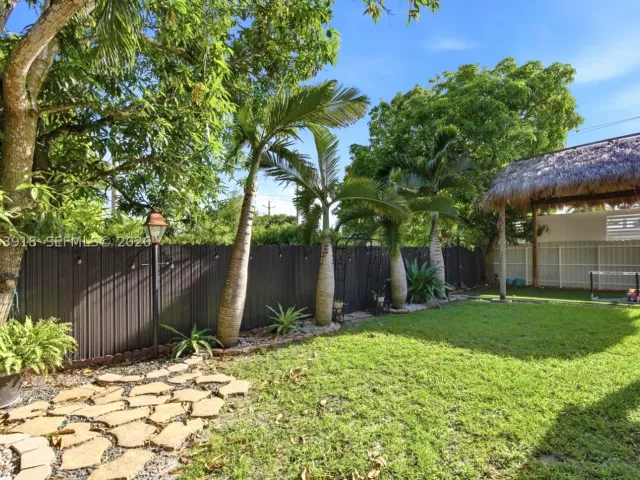 3-bedroom home for sale in Miami - 14640 SW 176th Ter - MondialRealty