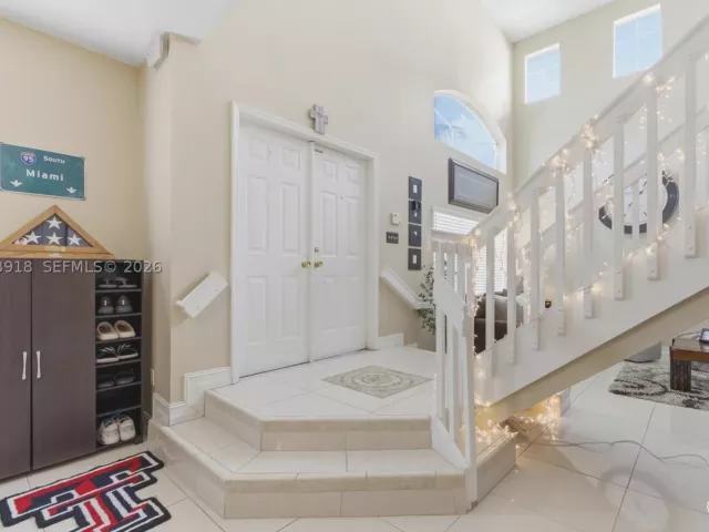 3-bedroom home for sale in Miami - 14640 SW 176th Ter - MondialRealty