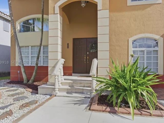 3-bedroom home for sale in Miami - 14640 SW 176th Ter - MondialRealty