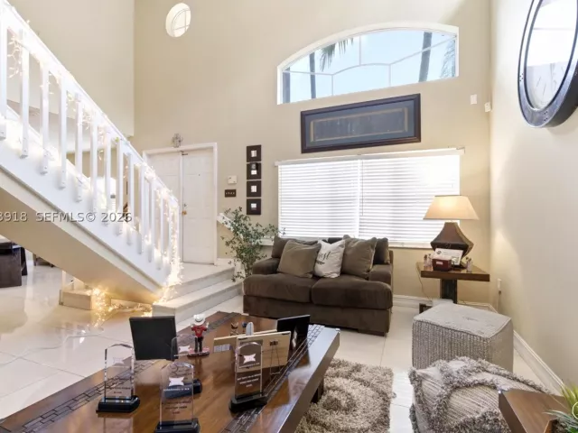 3-bedroom home for sale in Miami - 14640 SW 176th Ter - MondialRealty