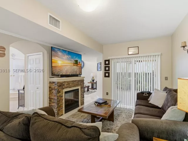 3-bedroom home for sale in Miami - 14640 SW 176th Ter - MondialRealty