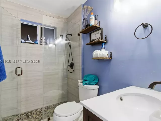 3-bedroom home for sale in Miami - 14640 SW 176th Ter - MondialRealty