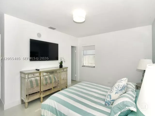 4-bedroom home for rent in Miami Beach - 1365 DAYTONIA RD - MondialRealty