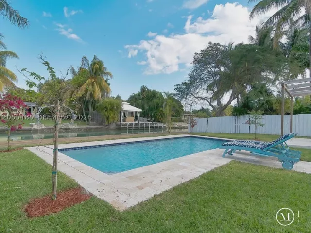 4-bedroom home for rent in Miami Beach - 1365 DAYTONIA RD - MondialRealty