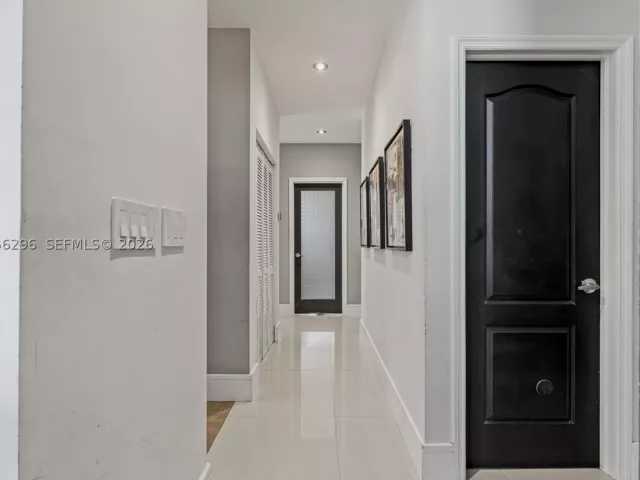 5-bedroom home for rent in Miami - 3654 SW 150th Ct - MondialRealty