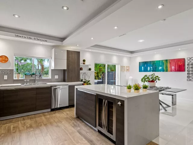 5-bedroom home for rent in Miami - 3654 SW 150th Ct - MondialRealty