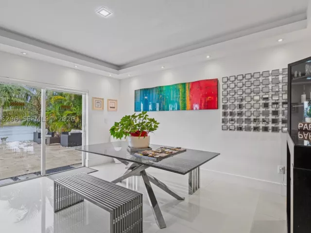 5-bedroom home for rent in Miami - 3654 SW 150th Ct - MondialRealty