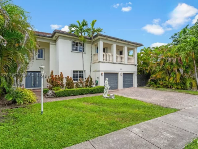 5-bedroom home for rent in Miami - 3654 SW 150th Ct - MondialRealty