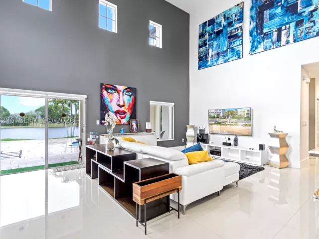 5-bedroom home for rent in Miami - 3654 SW 150th Ct - MondialRealty