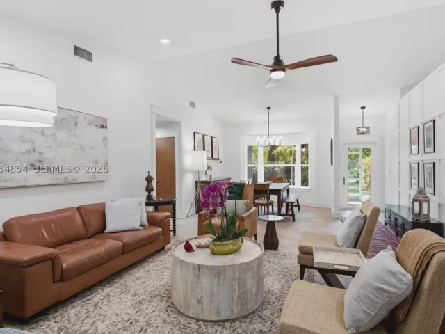 3-bedroom home for sale in Homestead - 24280 SW 182nd Ave - MondialRealty