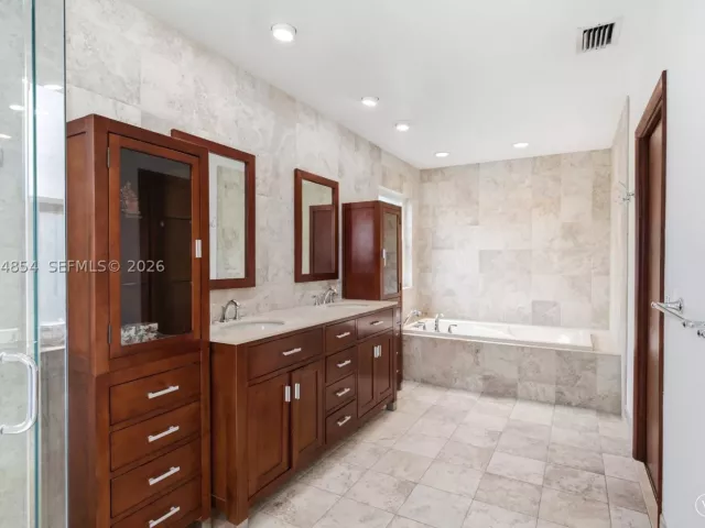 3-bedroom home for sale in Homestead - 24280 SW 182nd Ave - MondialRealty