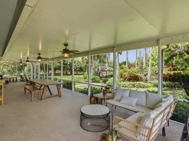3-bedroom home for sale in Homestead - 24280 SW 182nd Ave - MondialRealty