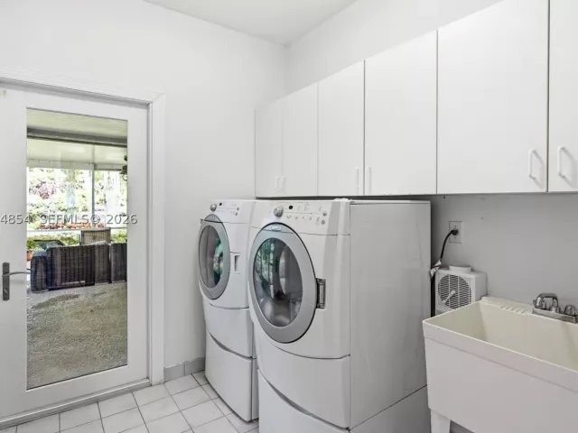 3-bedroom home for sale in Homestead - 24280 SW 182nd Ave - MondialRealty
