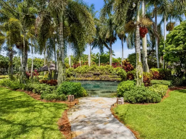 3-bedroom home for sale in Homestead - 24280 SW 182nd Ave - MondialRealty