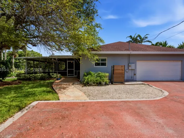 3-bedroom home for sale in Homestead - 24280 SW 182nd Ave - MondialRealty