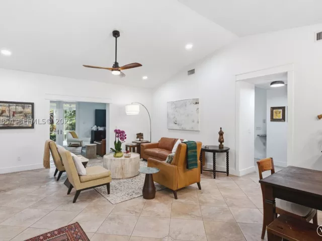 3-bedroom home for sale in Homestead - 24280 SW 182nd Ave - MondialRealty