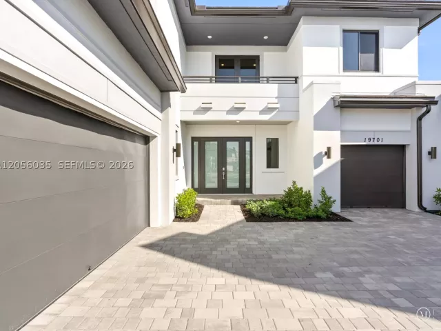 5-bedroom home for sale in Miami - 19701 NE 16 PL - MondialRealty