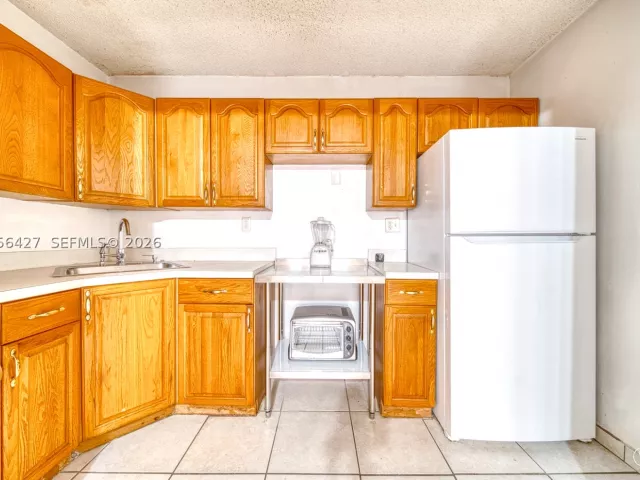 4-bedroom home for sale in Miami - 6335 SW 31st St - MondialRealty