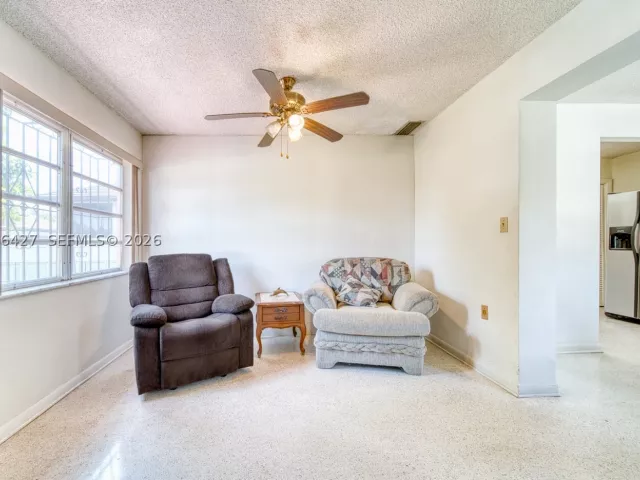 4-bedroom home for sale in Miami - 6335 SW 31st St - MondialRealty