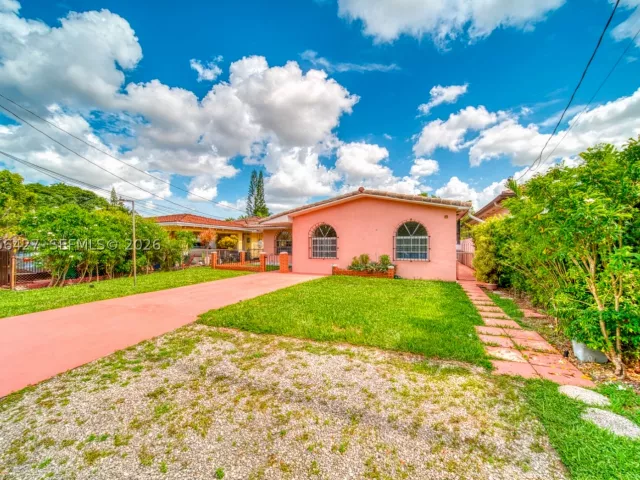 4-bedroom home for sale in Miami - 6335 SW 31st St - MondialRealty