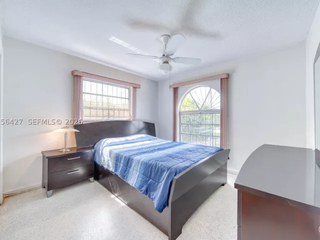 4-bedroom home for sale in Miami - 6335 SW 31st St - MondialRealty