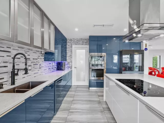 5-bedroom home for rent in Fort Lauderdale - 2886 NE 25th St - MondialRealty