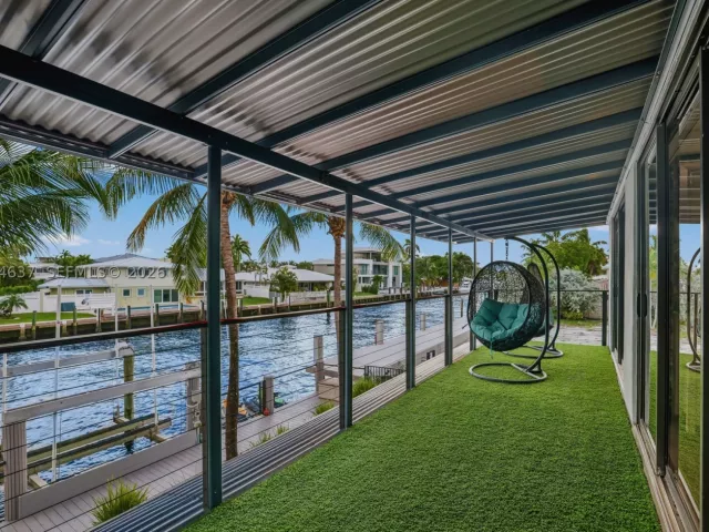 5-bedroom home for rent in Fort Lauderdale - 2886 NE 25th St - MondialRealty
