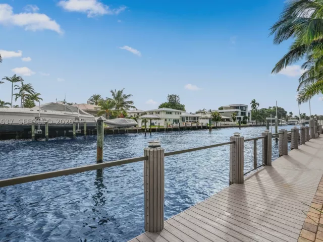 5-bedroom home for rent in Fort Lauderdale - 2886 NE 25th St - MondialRealty