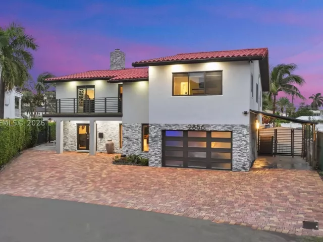 5-bedroom home for rent in Fort Lauderdale - 2886 NE 25th St - MondialRealty