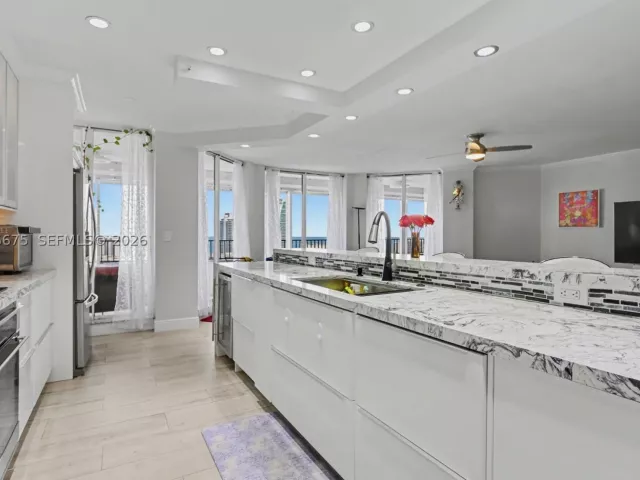 2-bedroom condo for rent in Hallandale Beach - 300 Three Islands Blvd PH3A - MondialRealty