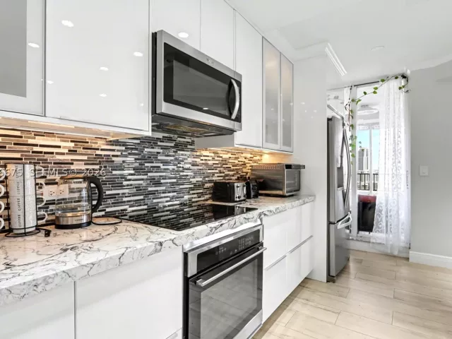 2-bedroom condo for rent in Hallandale Beach - 300 Three Islands Blvd PH3A - MondialRealty