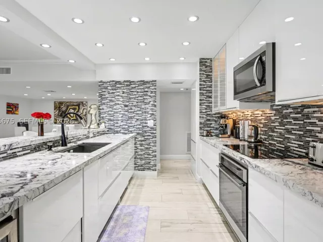 2-bedroom condo for rent in Hallandale Beach - 300 Three Islands Blvd PH3A - MondialRealty