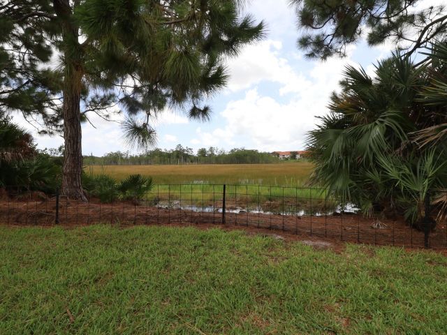2-bedroom home for sale in West Palm Beach - 9110 Bay Harbour Circle - MondialRealty