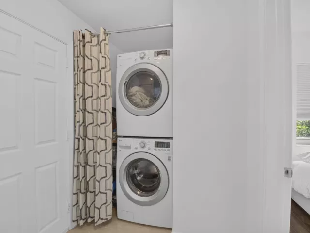 3-bedroom home for rent in Boca Raton - 700 NE 70th Street - MondialRealty