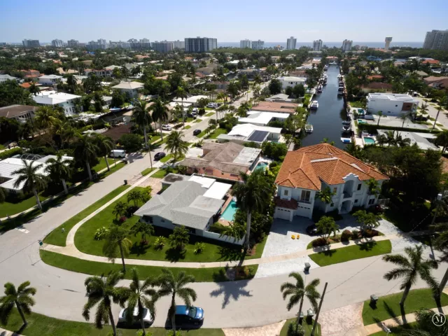 3-bedroom home for rent in Boca Raton - 700 NE 70th Street - MondialRealty