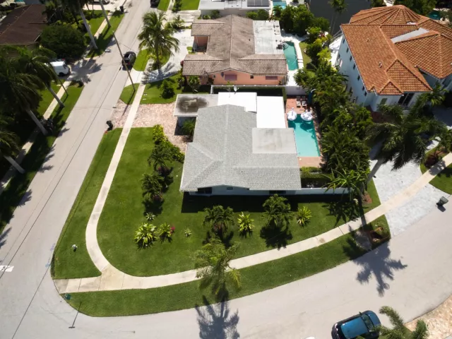 3-bedroom home for rent in Boca Raton - 700 NE 70th Street - MondialRealty