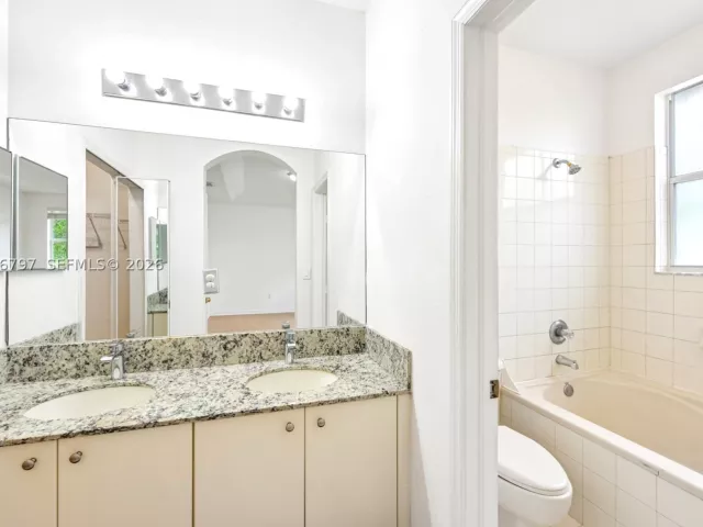 3-bedroom home for rent in Doral - 8188 NW 108th Pl - - MondialRealty