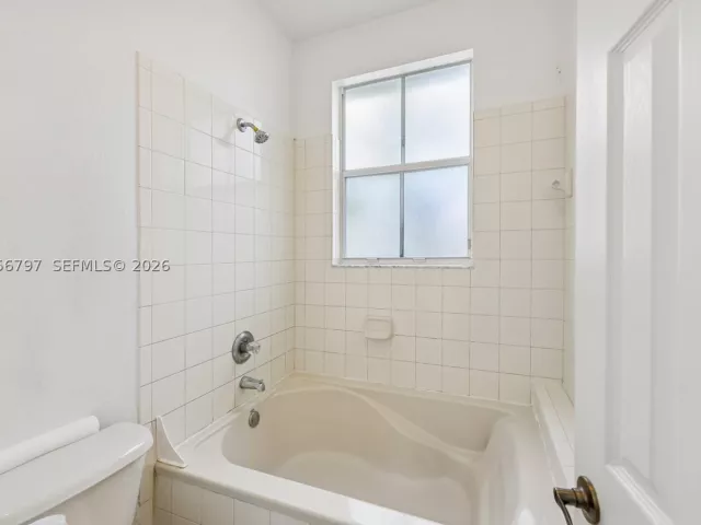 3-bedroom home for rent in Doral - 8188 NW 108th Pl - - MondialRealty