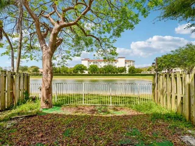 3-bedroom home for rent in Doral - 8188 NW 108th Pl - - MondialRealty