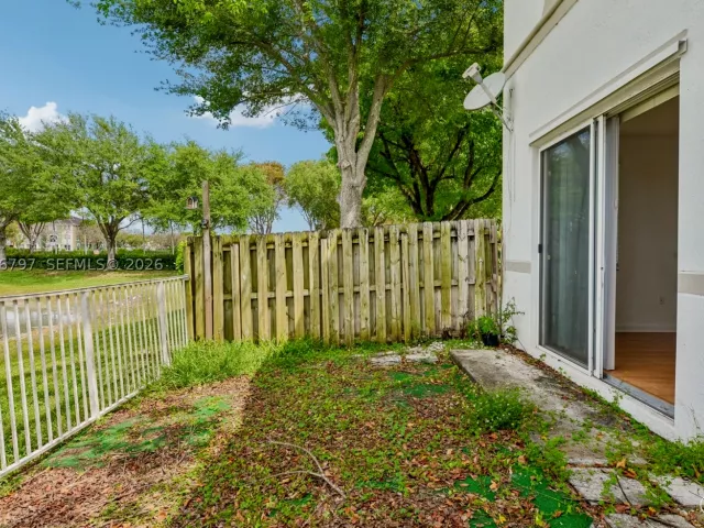 3-bedroom home for rent in Doral - 8188 NW 108th Pl - - MondialRealty