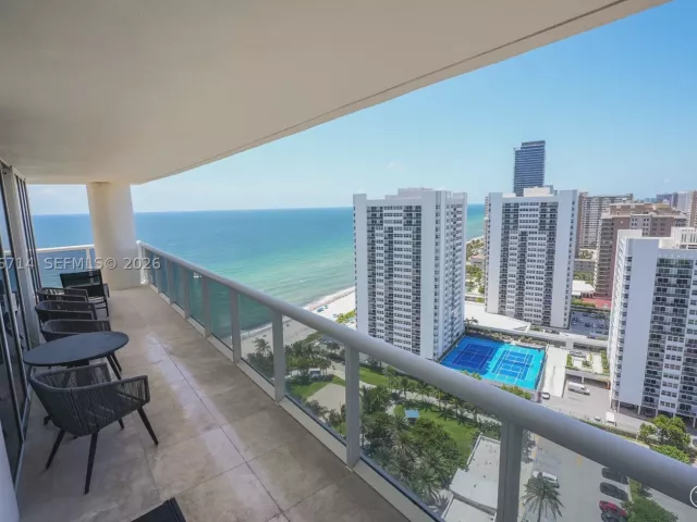 3-bedroom condo for rent in Hallandale Beach - 1850 S Ocean Dr 2204 - MondialRealty
