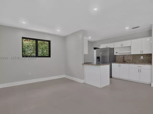 5-bedroom home for sale in Miami - 2216 SW 62nd Ave - MondialRealty