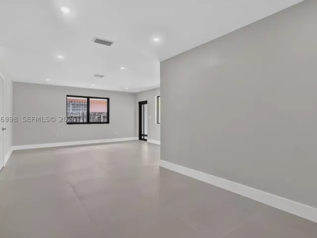 5-bedroom home for sale in Miami - 2216 SW 62nd Ave - MondialRealty