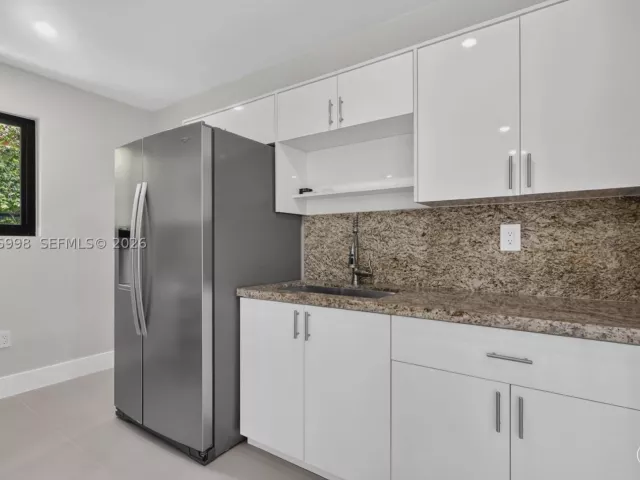 5-bedroom home for sale in Miami - 2216 SW 62nd Ave - MondialRealty