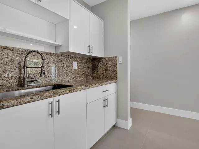 5-bedroom home for sale in Miami - 2216 SW 62nd Ave - MondialRealty