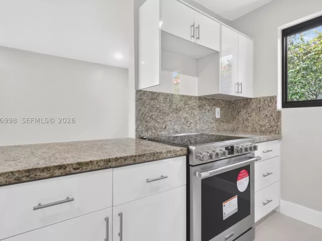 5-bedroom home for sale in Miami - 2216 SW 62nd Ave - MondialRealty