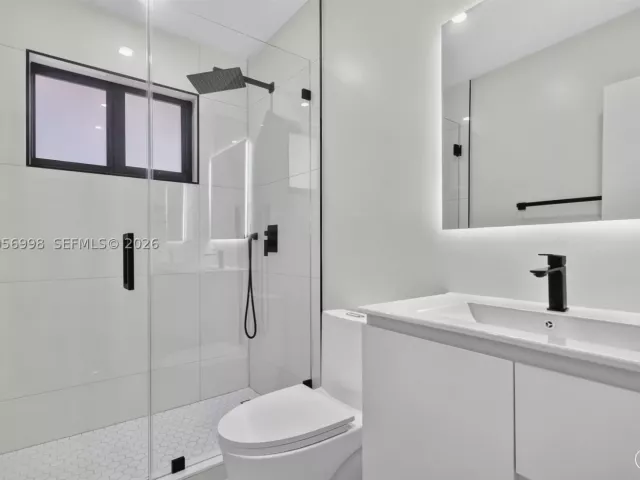 5-bedroom home for sale in Miami - 2216 SW 62nd Ave - MondialRealty